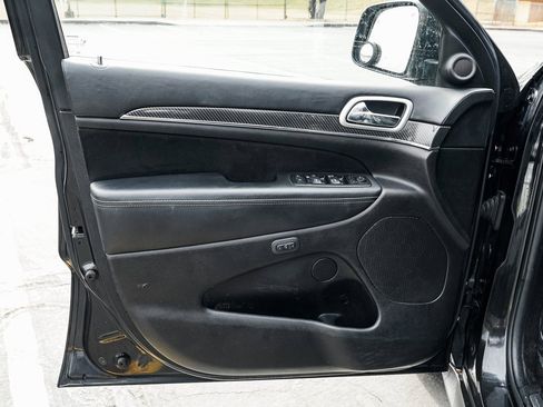 Used 2013 Jeep Grand Cherokee SRT8 w/ Luxury Group II image 9