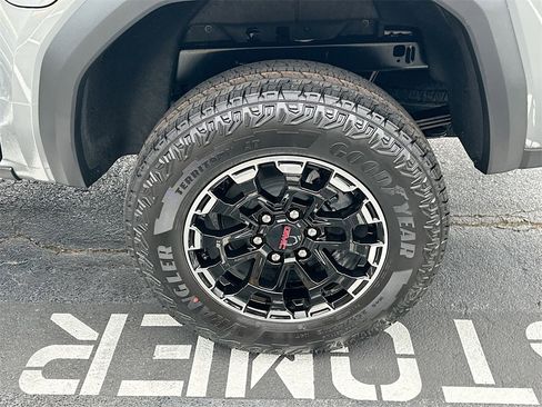 New 2026 GMC Canyon AT4 image 24