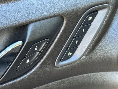 Used 2021 GMC Acadia Denali w/ Denali Technology Package FWD image 22