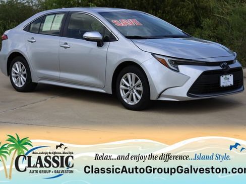 Used 2023 Toyota Corolla XLE FWD image 1