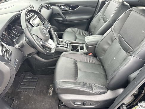 Used 2021 Nissan Rogue Sport SL w/ Premium Package image 19