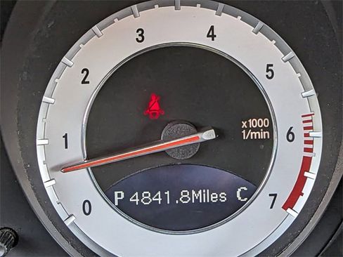 Used 2011 Mercedes-Benz SL 550 image 25