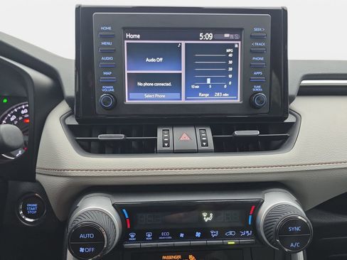 Used 2019 Toyota RAV4 XLE Premium image 20