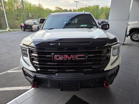 Used 2024 GMC Sierra 1500 AT4X image 3