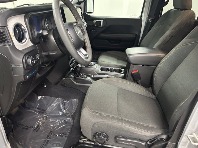 Used 2024 Jeep Wrangler Unlimited Sahara AWD/4WD image 12