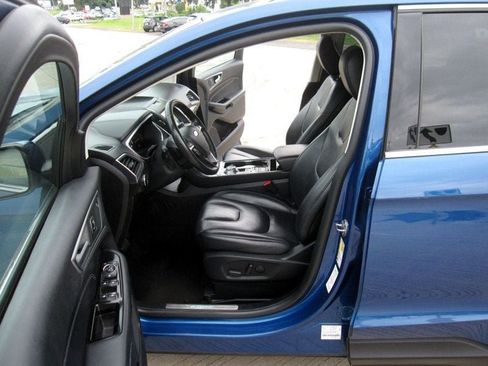 Used 2020 Ford Edge Titanium AWD/4WD image 17