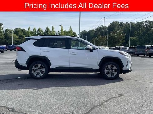 Used 2024 Toyota RAV4 XLE AWD/4WD image 6