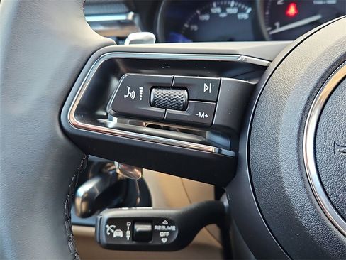 New 2026 Porsche Macan image 22