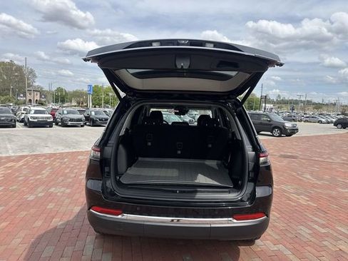 Used 2023 Jeep Grand Cherokee Limited w/ Luxury Tech Group II AWD/4WD image 29