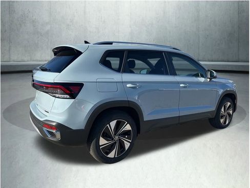 New 2026 Volkswagen Taos SE AWD/4WD image 5