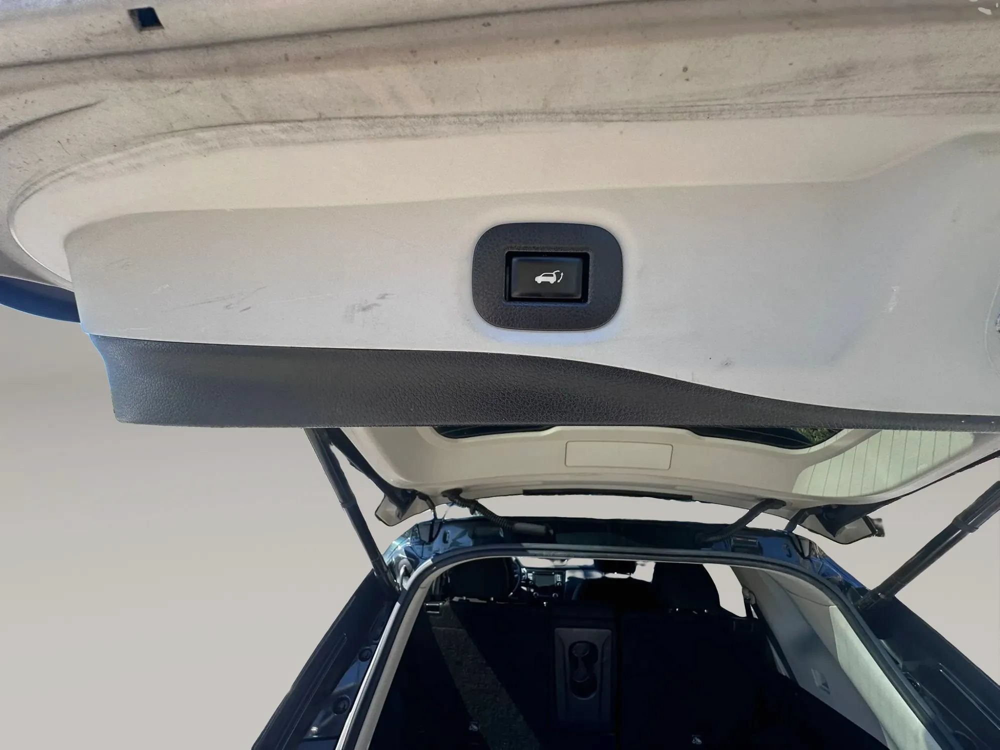 Used 2019 Nissan Rogue SV AWD/4WD image 23