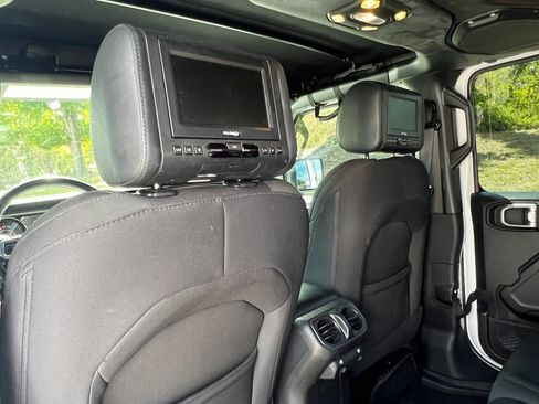 Used 2020 Jeep Gladiator Sport w/ Quick Order Package 24S image 31