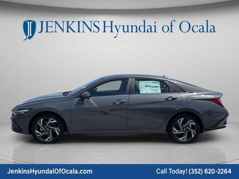New 2026 Hyundai Elantra Limited FWD image 11
