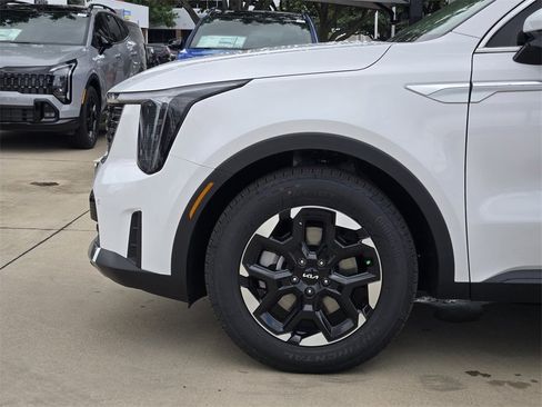 New 2026 Kia Sorento S w/ S Panoramic Sunroof Package image 5