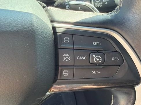 Used 2021 Jeep Grand Cherokee L Laredo AWD/4WD image 14