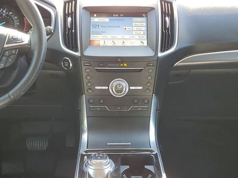 Used 2019 Ford Edge Titanium w/ Equipment Group 301A AWD/4WD image 15
