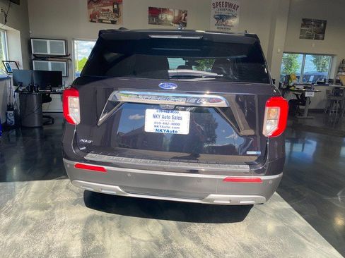 Used 2020 Ford Explorer XLT w/ Equipment Group 202A AWD/4WD image 8