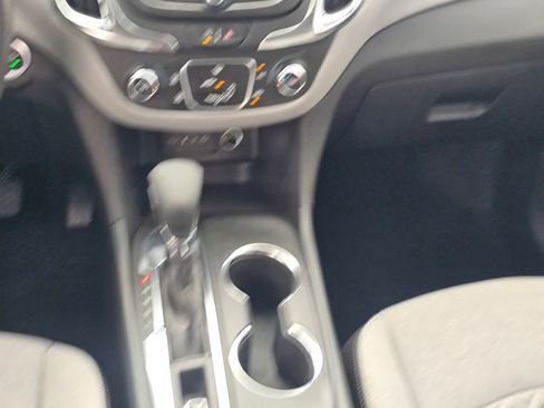 Used 2024 Chevrolet Equinox LS w/ LS Convenience Package FWD image 17