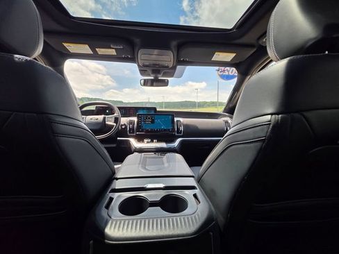 Certified 2025 Ford Expedition Max Platinum w/ Stealth Appearance Package AWD/4WD image 44