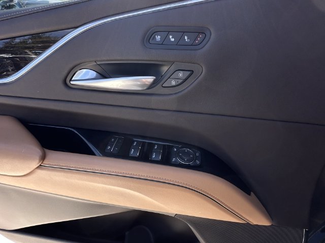 Used 2024 Cadillac Escalade Premium Luxury AWD/4WD image 20