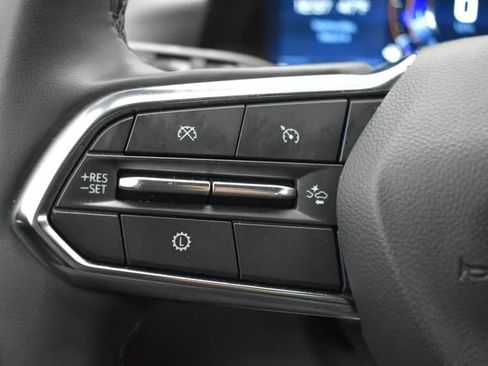 Used 2025 Chevrolet Equinox LT image 24