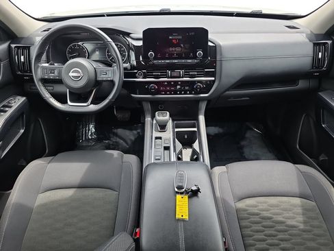 Used 2024 Nissan Pathfinder SV FWD image 13