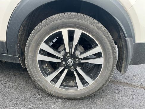 Used 2018 Nissan Kicks SR w/ Exterior Package FWD image 10