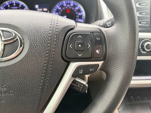 Used 2019 Toyota Highlander LE image 20