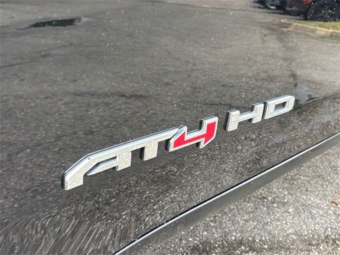Used 2024 GMC Sierra 2500 AT4 image 12