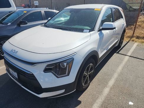 Certified 2025 Kia Niro LX FWD image 4