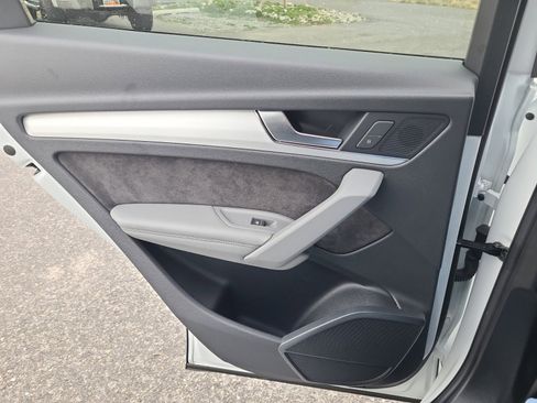 Used 2019 Audi SQ5 Premium Plus w/ Premium Plus Package image 29
