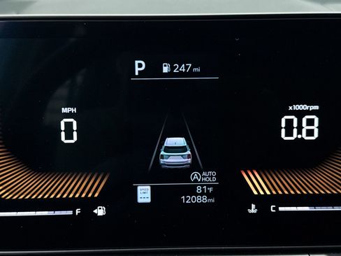 Certified 2024 Kia Sorento LX FWD image 36
