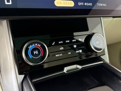 Certified 2023 Land Rover Range Rover SE image 35