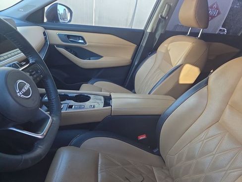 Used 2022 Nissan Rogue Platinum w/ Head-Up Display Package image 9