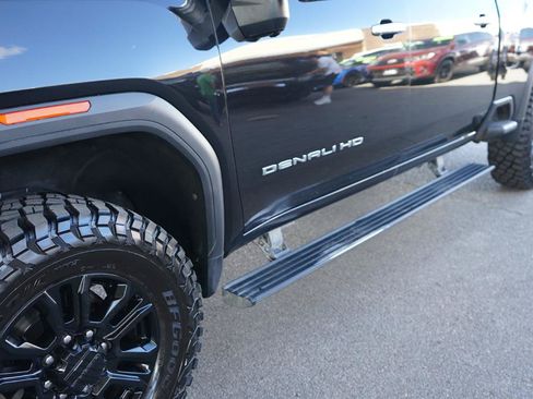 Used 2023 GMC Sierra 2500 Denali w/ Denali Black Diamond Edition AWD/4WD image 34