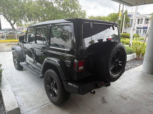 Used 2023 Jeep Wrangler Unlimited Sahara AWD/4WD image 11