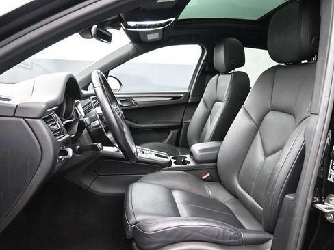 Used 2019 Porsche Macan AWD/4WD image 10