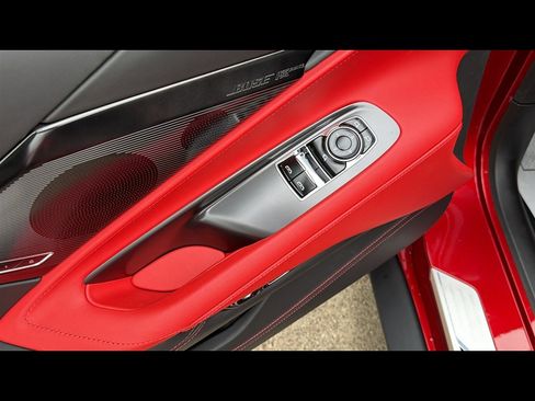 Used 2026 Chevrolet Corvette Stingray Premium Cpe w/ Z51 Performance Package RWD image 8