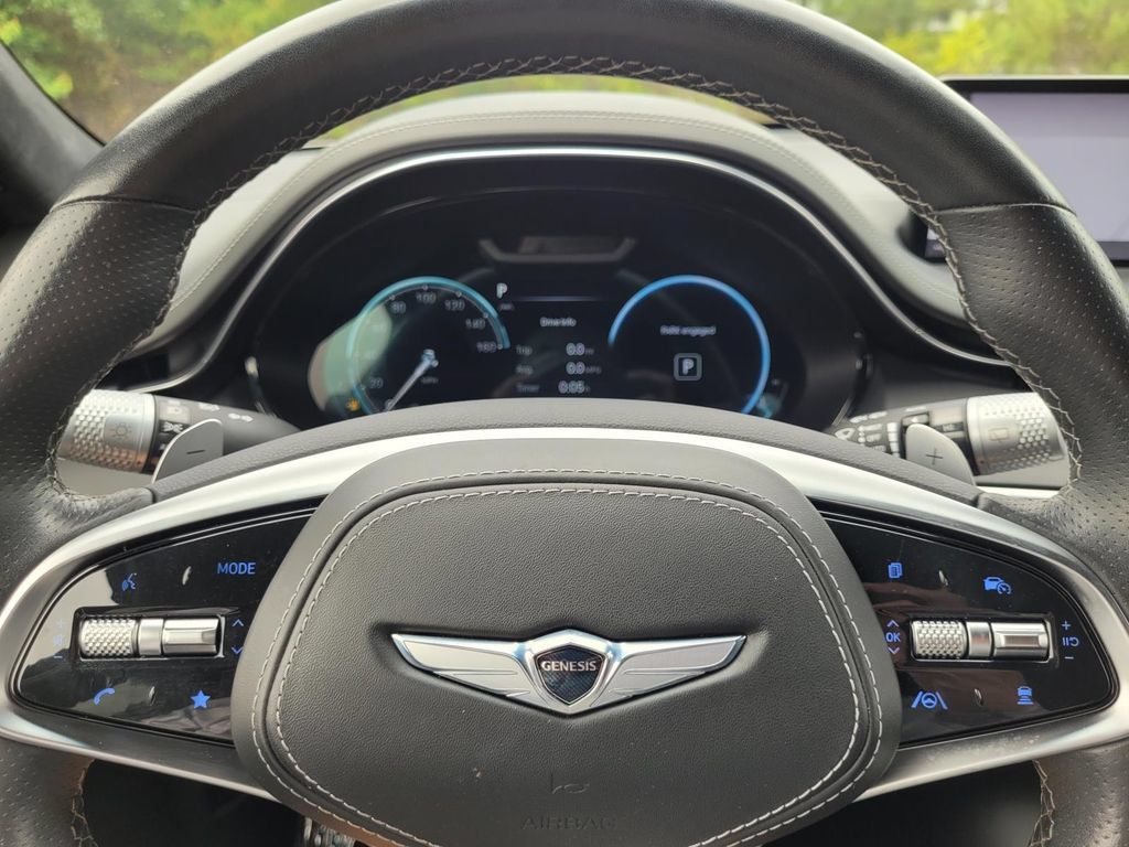 Used 2022 Genesis GV70 3.5T Sport w/ Sport Prestige Package AWD/4WD image 23