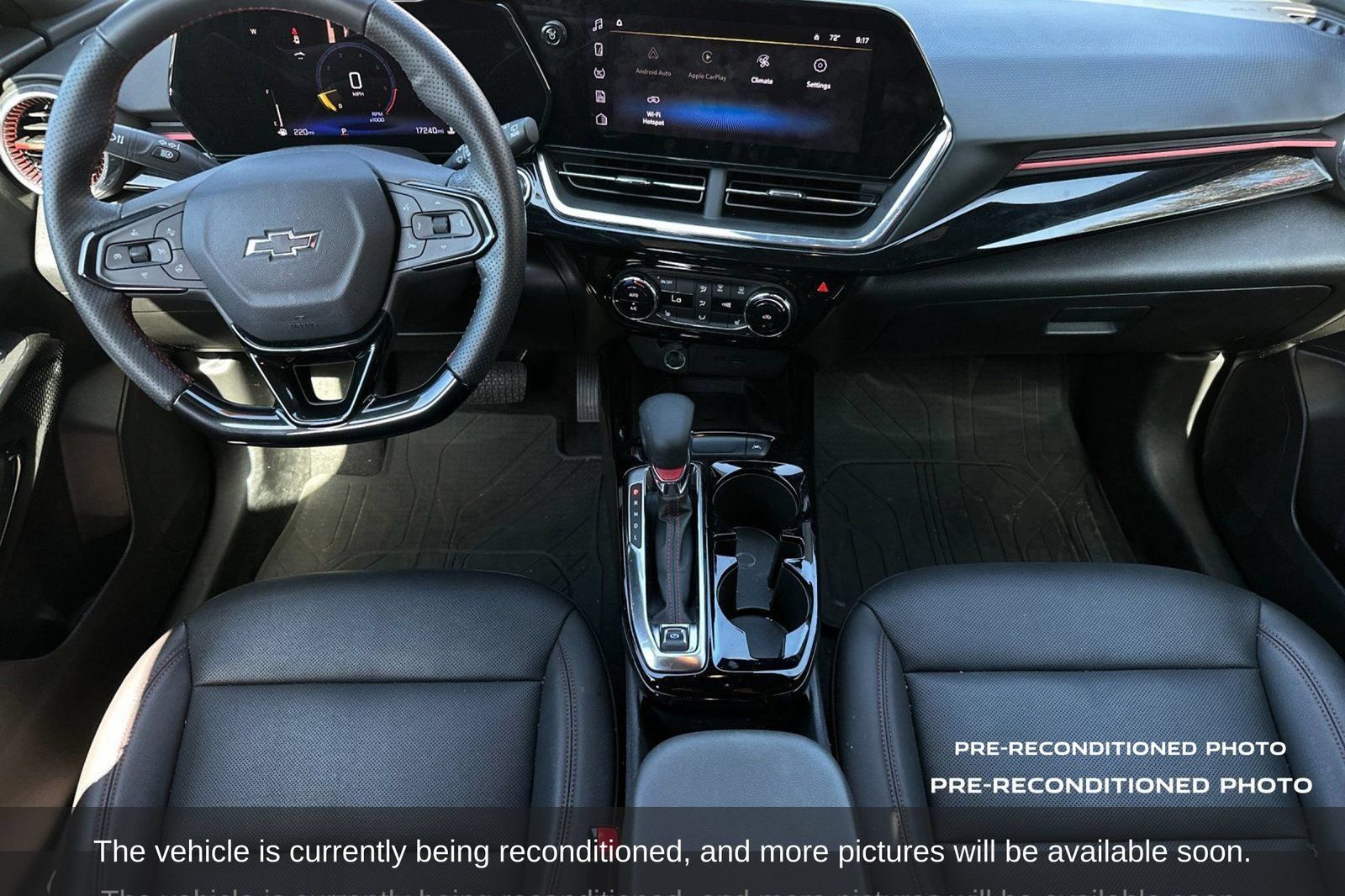 Used 2025 Chevrolet Trax RS w/ Sunroof Package FWD image 17