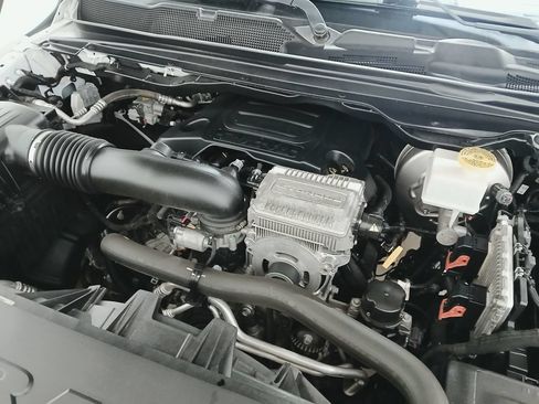 Used 2022 RAM 1500 Laramie AWD/4WD image 33