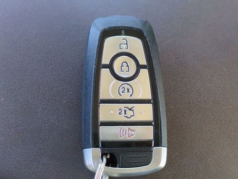 Used 2017 Ford Fusion Energi Platinum image 31