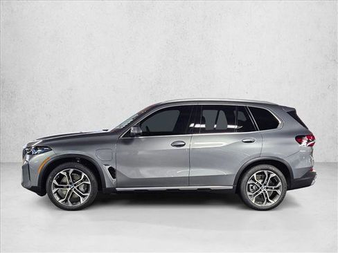 New 2026 BMW X5 xDrive50e w/ Climate Comfort Package image 5
