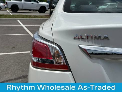 Used 2014 Nissan Altima 2.5 SV FWD image 34