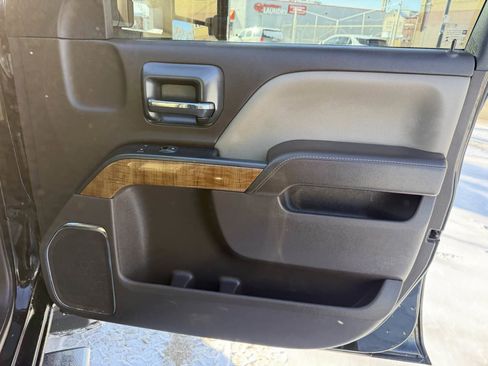 Used 2019 GMC Sierra 3500 SLT image 18