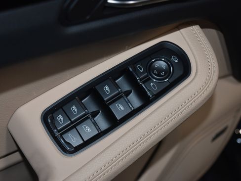 New 2026 Porsche Macan AWD/4WD image 8
