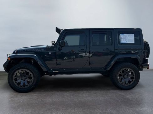 Used 2017 Jeep Wrangler Unlimited Sahara AWD/4WD image 6
