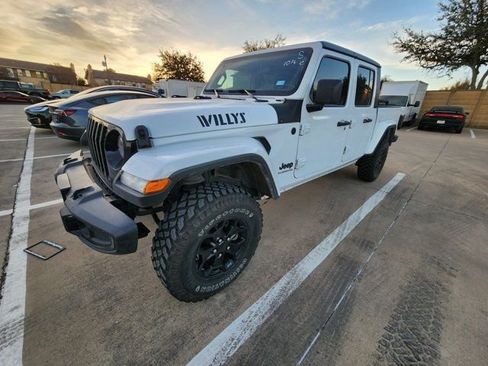 Used 2022 Jeep Gladiator Willys image 2