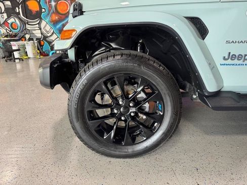 Used 2023 Jeep Wrangler Unlimited Sahara w/ Cold Weather Group AWD/4WD image 24