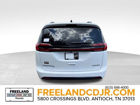 New 2026 Chrysler Pacifica Limited w/ S Appearance Package image 6